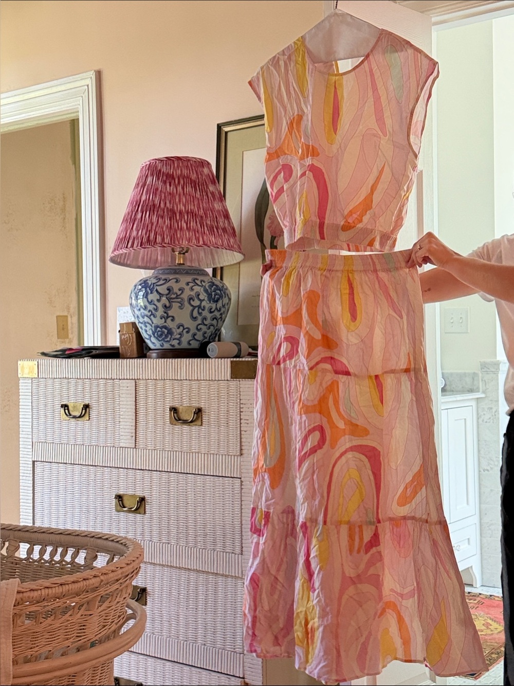 Sleeveless Pink Multicolor Abstract Print Dress